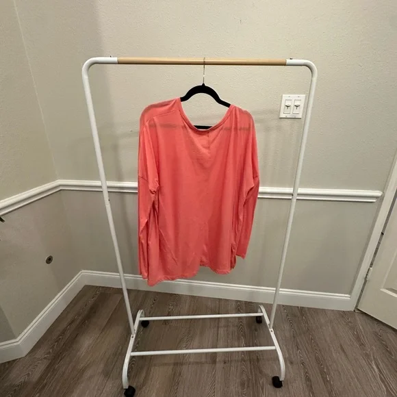 Old Navy XXL Coral Boyfriend Tee - Picture 2 of 4